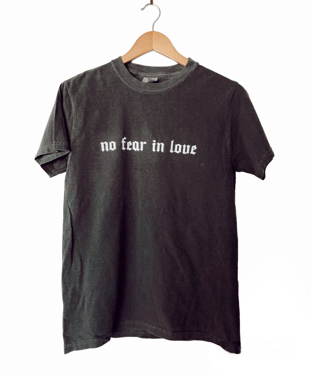 NO FEAR IN LOVE BLACK PEPPER SLEEVE T-SHIRT