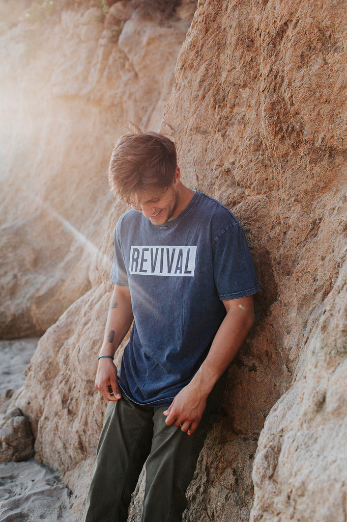 REVIVAL NAVY MINERAL WASH SLEEVE T-SHIRT