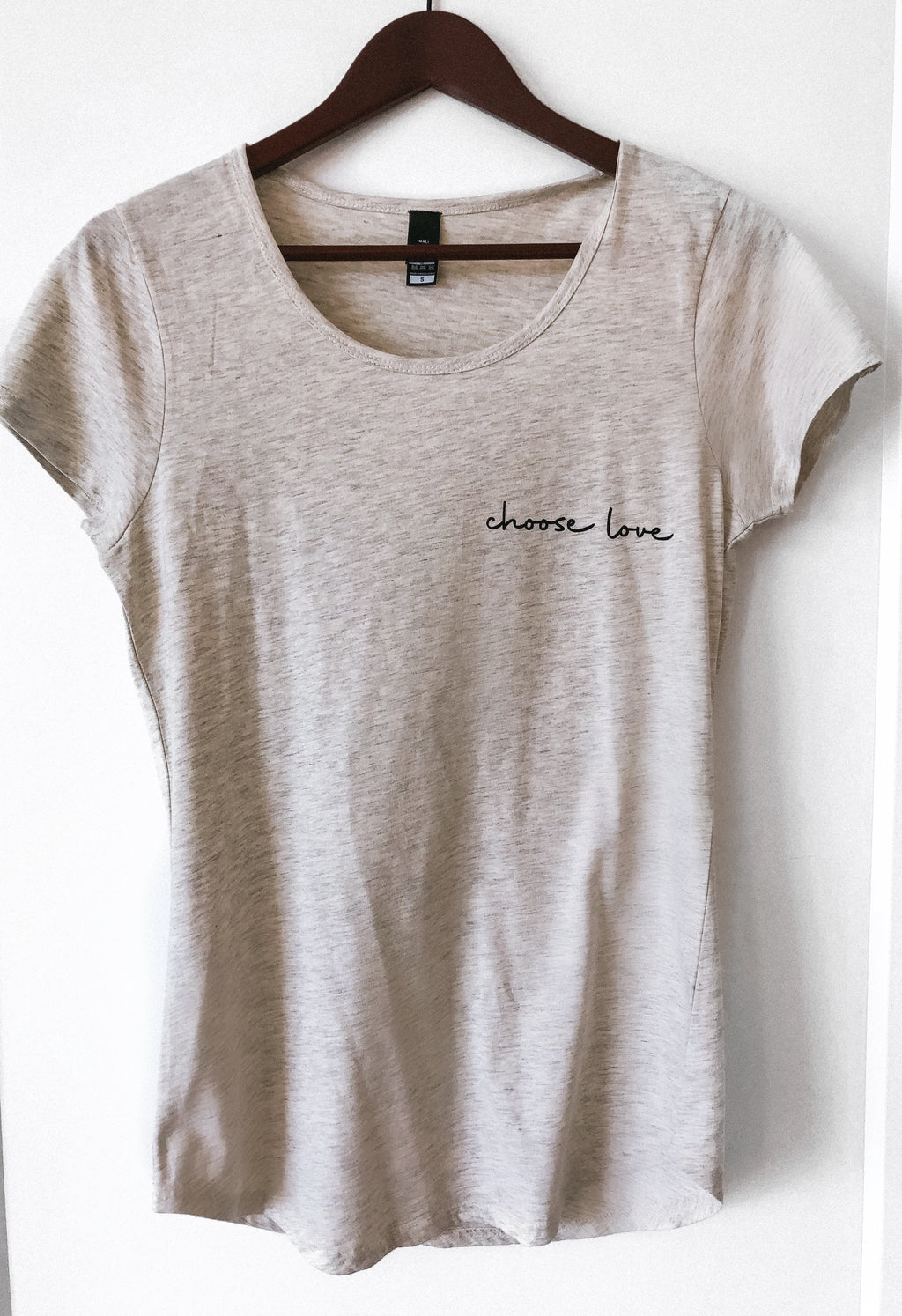 CHOOSE LOVE HEATHER OATMEAL WOMEN'S TEE
