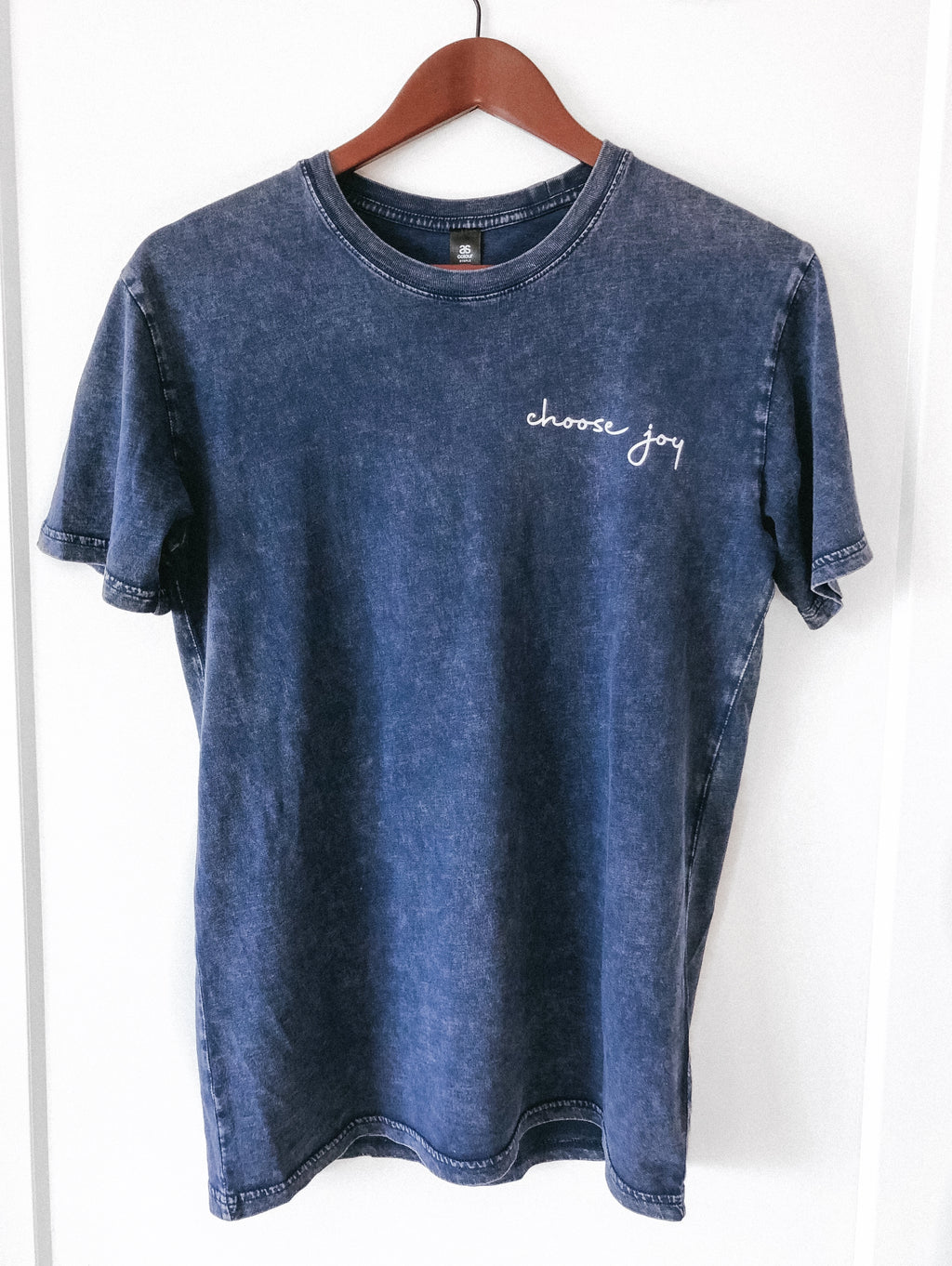 CHOOSE JOY NAVY MINERAL WASH SLEEVE T-SHIRT
