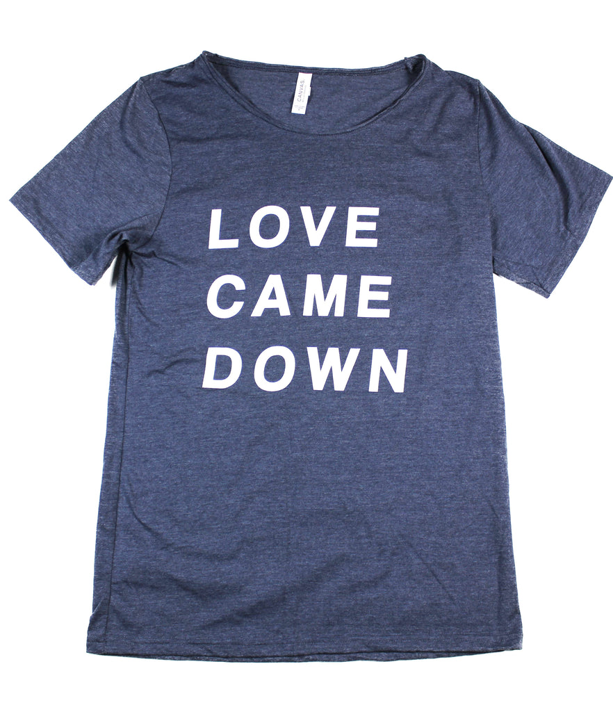 LOVE CAME DOWN NAVY RAW NECK T-SHIRT