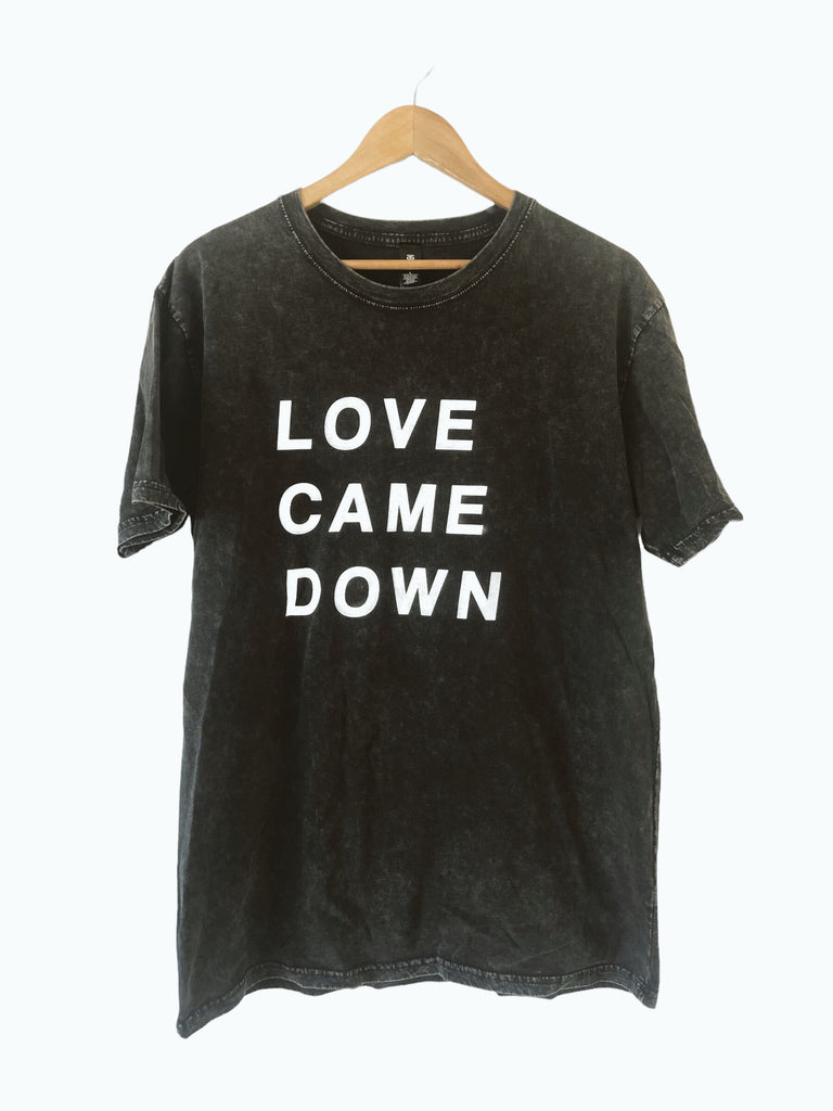 LOVE CAME DOWN BLACK MINERAL WASH SLEEVE T-SHIRT
