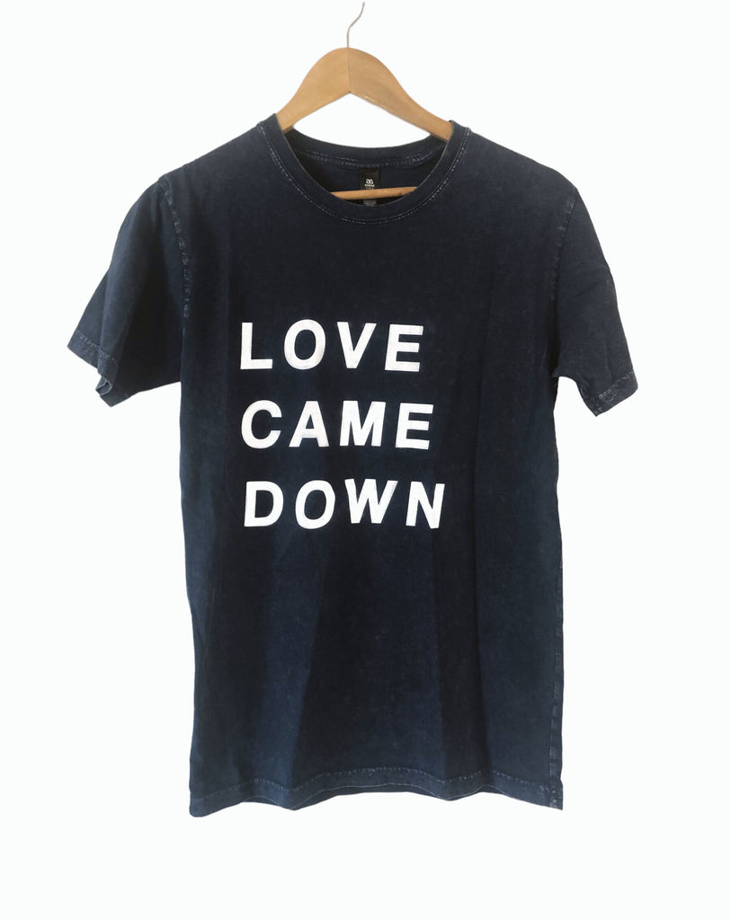 LOVE CAME DOWN NAVY MINERAL WASH SLEEVE T-SHIRT