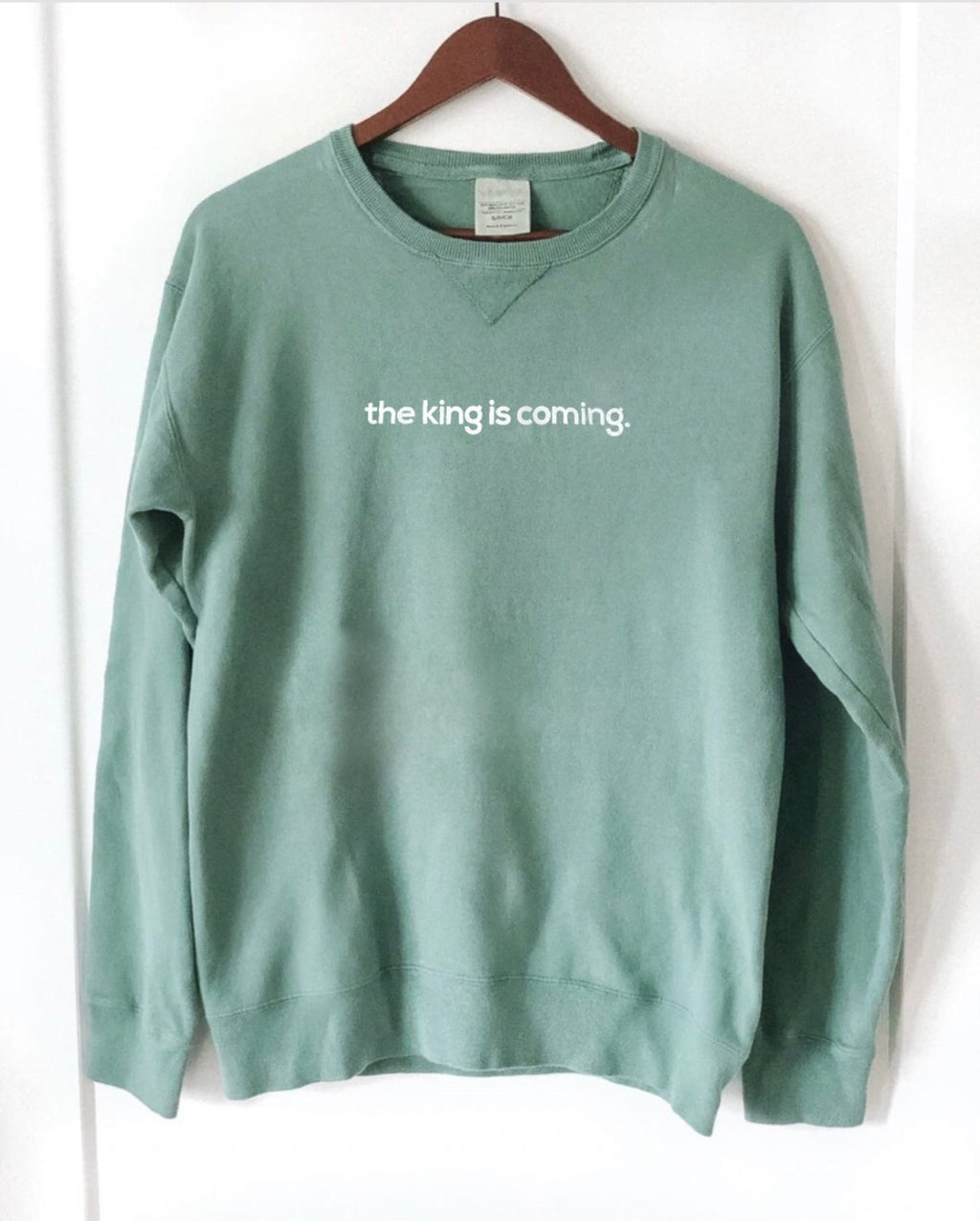 THE KING IS COMING VINTAGE GREEN FRENCH-TERRY SWEATSHIRT